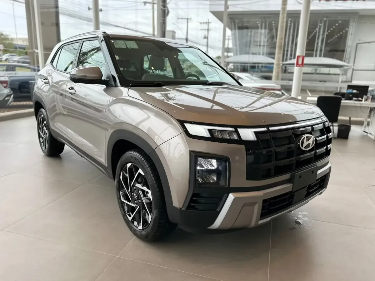 Vista frontal do Hyundai Creta Ultimate 2026 em showroom