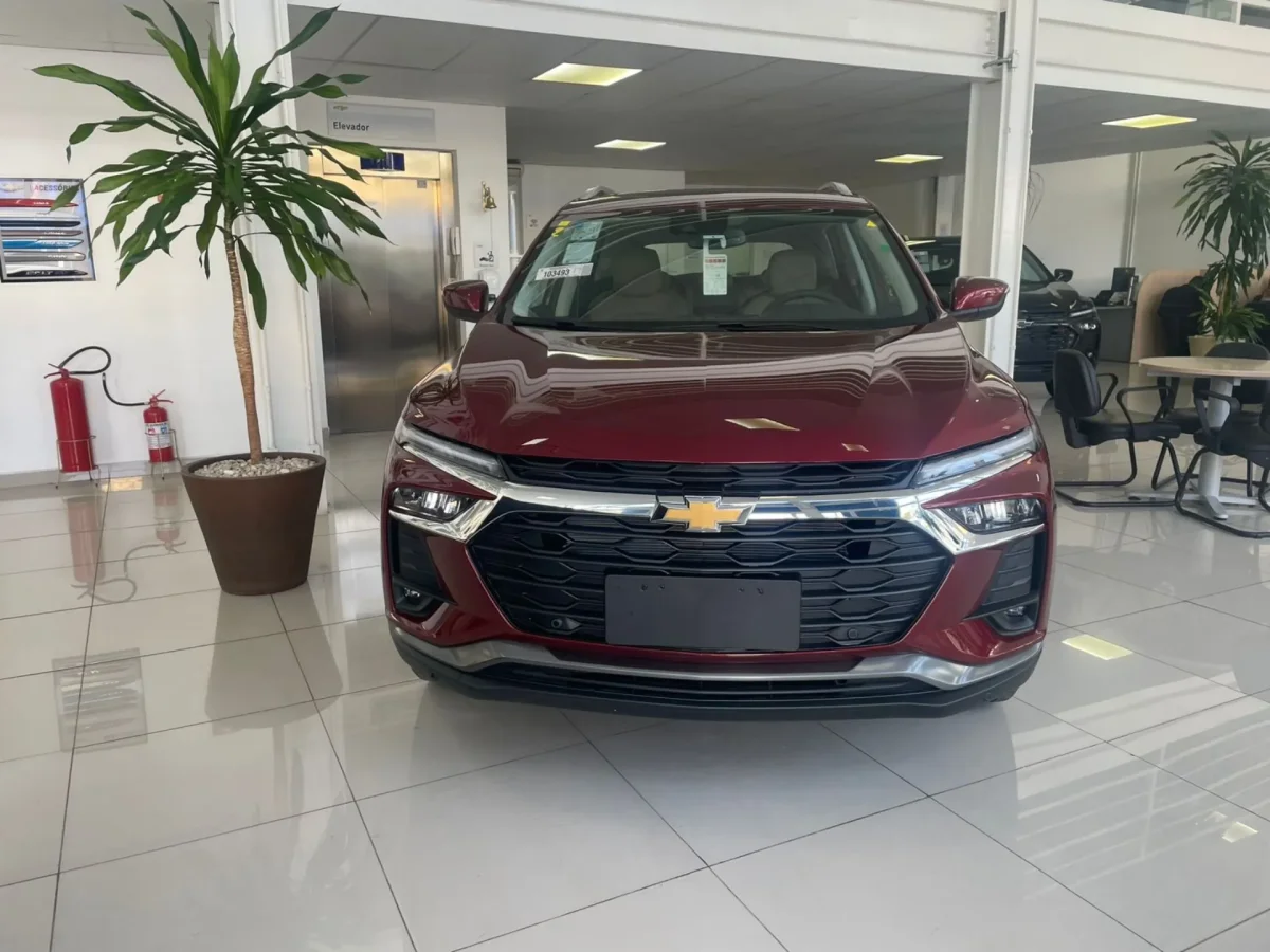 Vista lateral do Chevrolet Tracker Premier 2026.