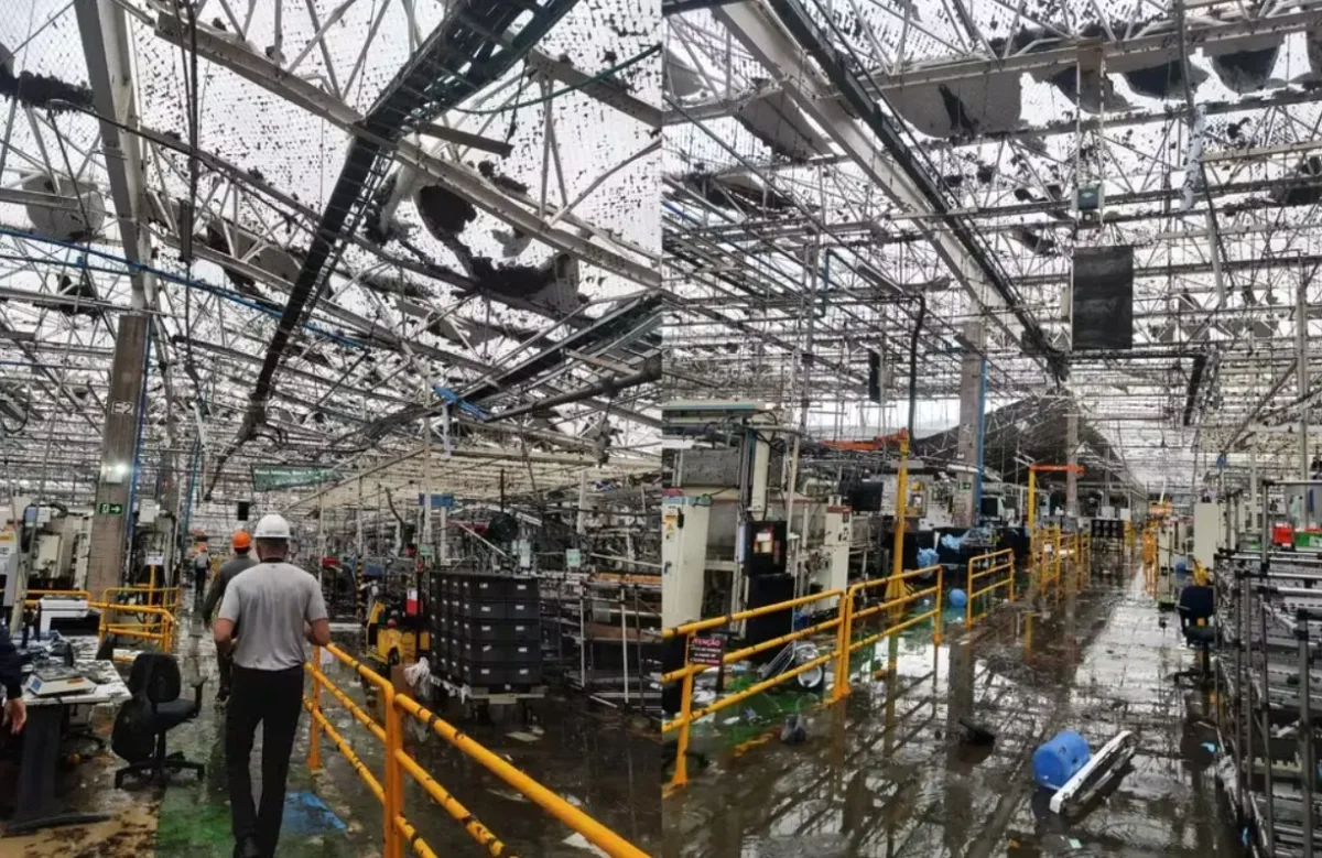 F&aacute;brica da Toyota danificada por tempestade.