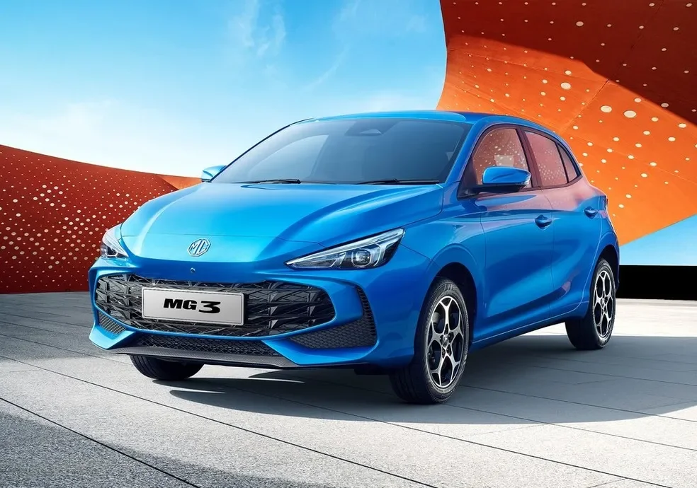 MG 3 hatchback azul, modelo 2025.