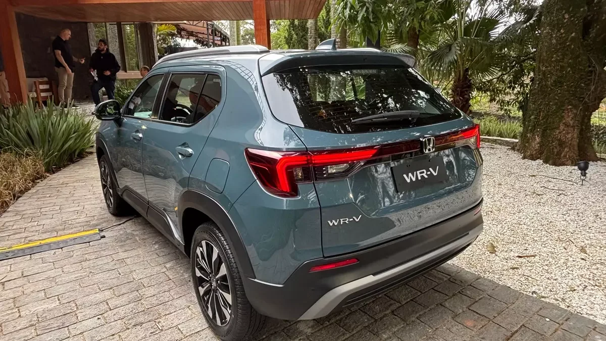 Vis&atilde;o do motor do Honda WR-V 2026.