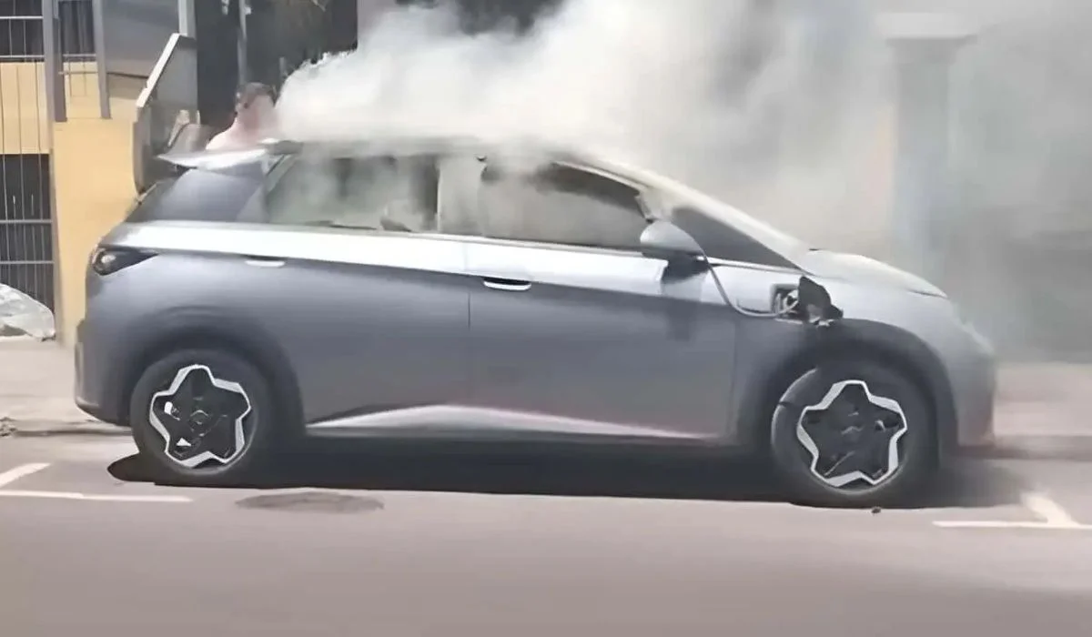 Carro el&eacute;trico da BYD pegando fogo.