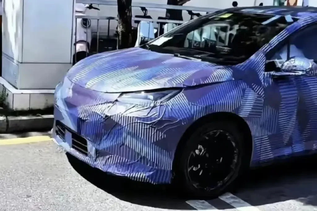 Traseira do BYD Dolphin 2027 camuflado