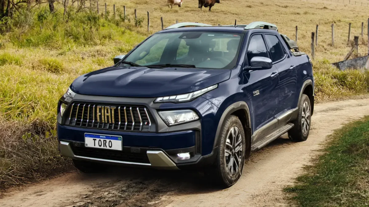 Fiat Toro Ranch 2026 vista traseira em movimento