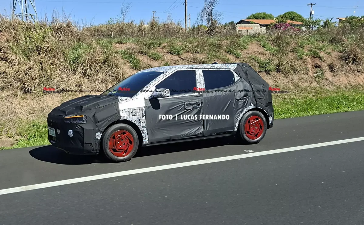 Traseira do novo Hyundai HB20 2027 camuflado