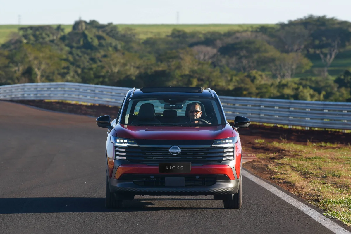 Protótipos do novo SUV da Nissan em teste