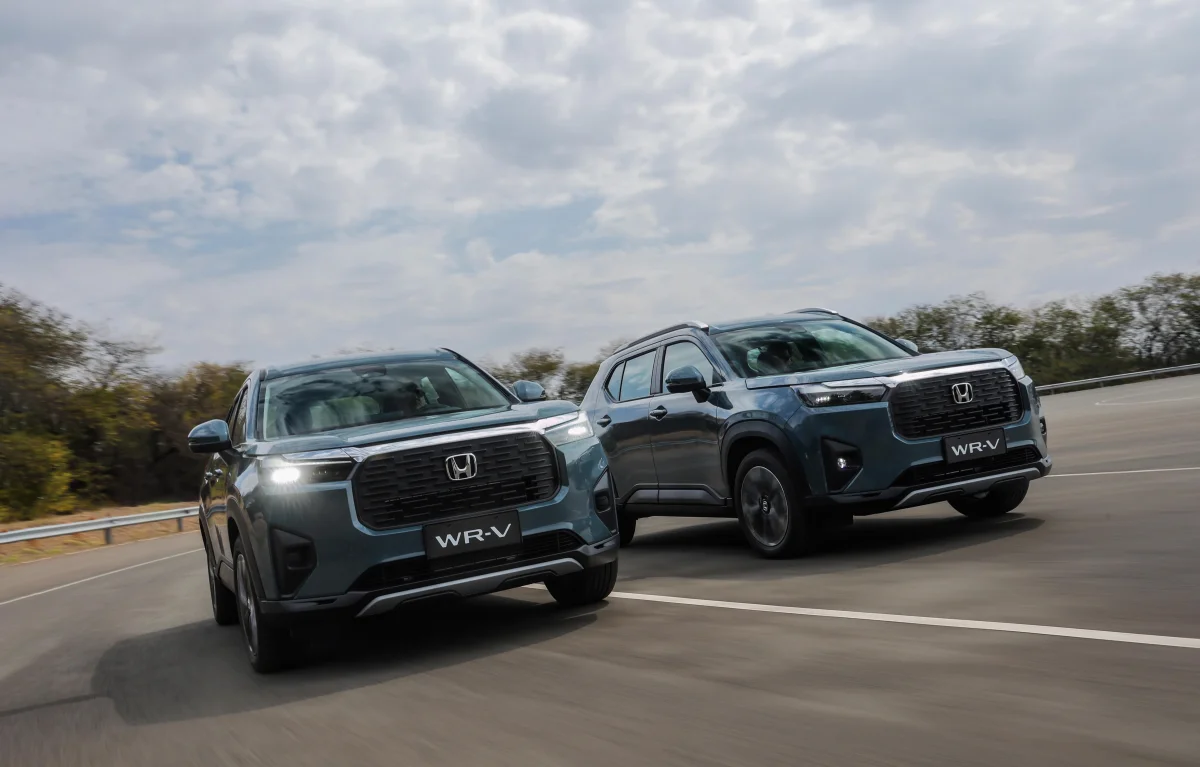 Dois Honda WR-V EXL em movimento.