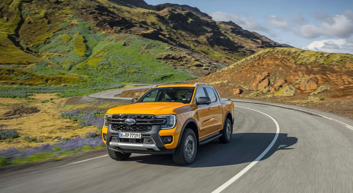 Ford Ranger H&iacute;brida Plug-in em estrada