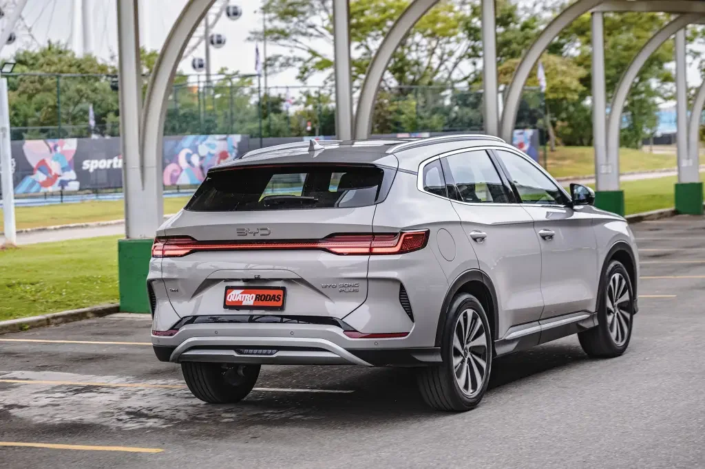 Visual traseiro do BYD Song Plus 2026.