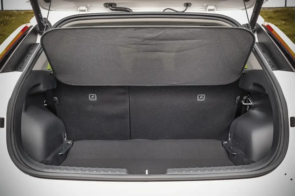 Interiores do BYD Song Pro com acabamento premium.