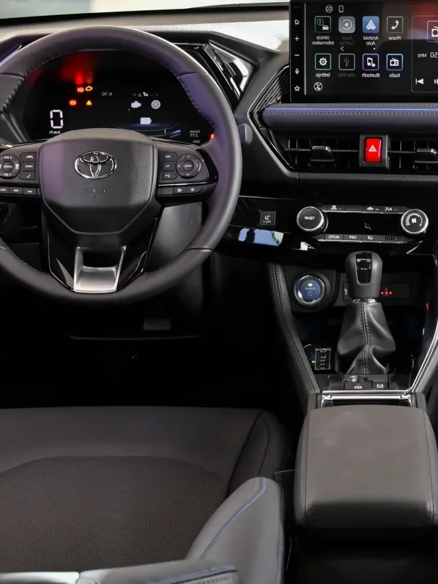 Toyota Yaris Cross na estrada.