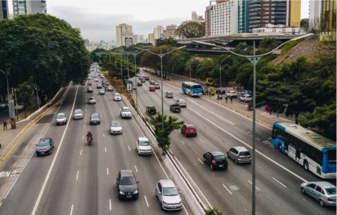 Rua movimentada em São Paulo