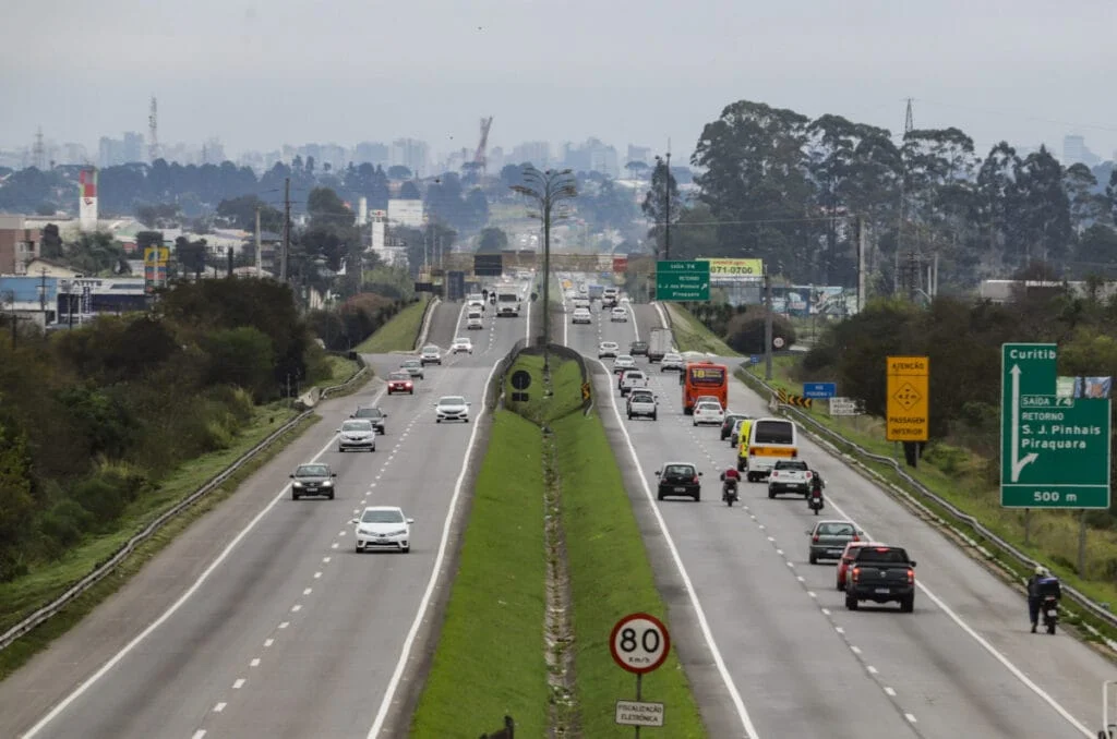 Tr&acirc;nsito no Paran&aacute;.