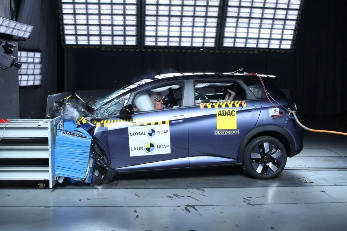 Teste de segurança em carro.