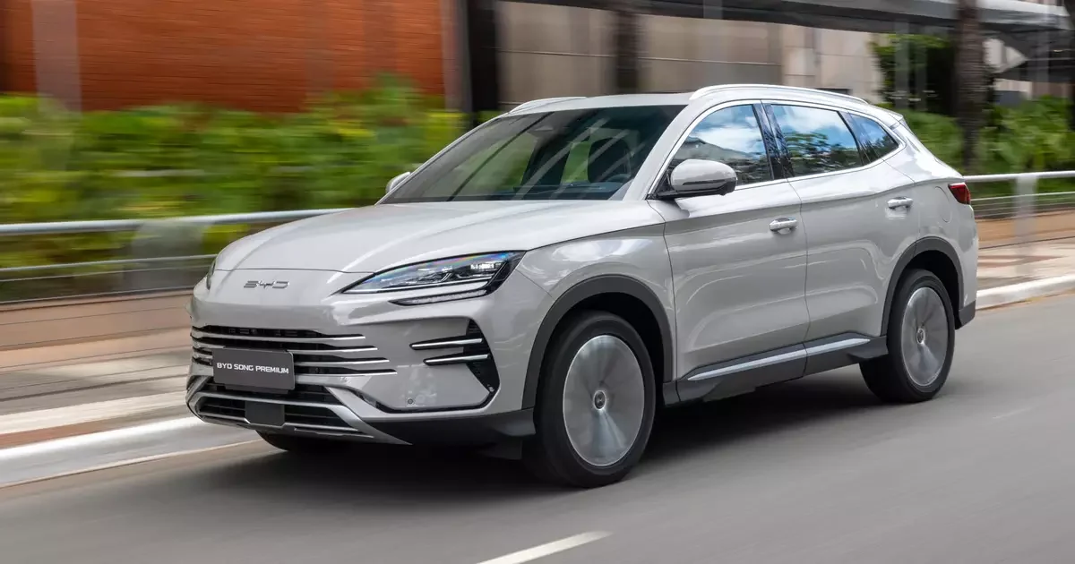 BYD Song Pro em movimento