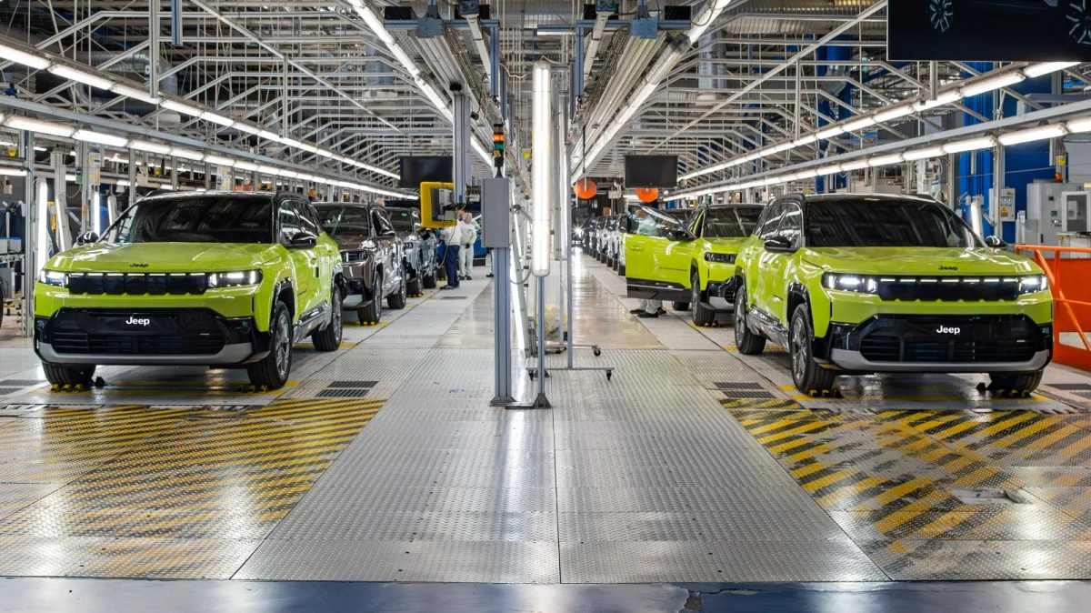 Linha de produ&ccedil;&atilde;o do novo Jeep Compass.