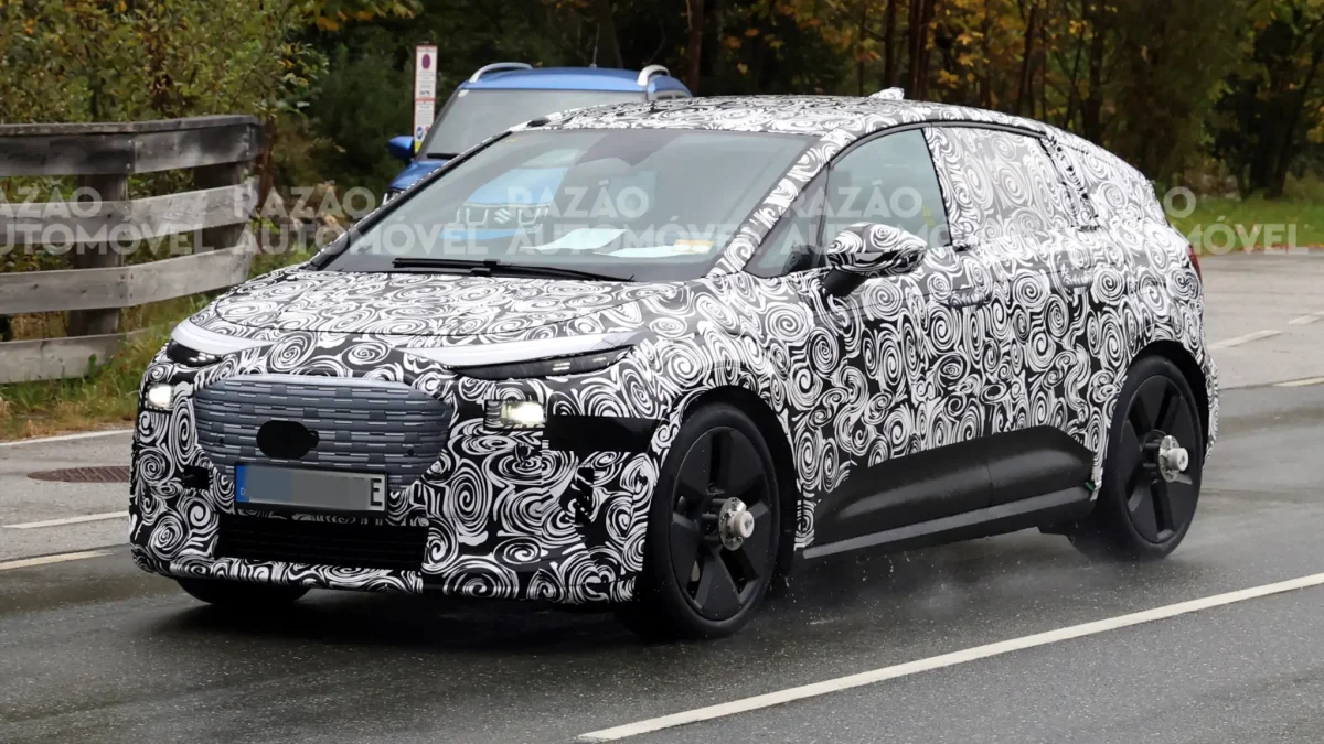 Fotos espiã de um Audi Q2 em teste.