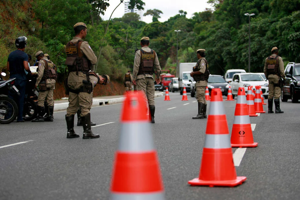 Blitz policial em rodovia
