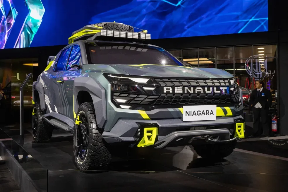 Renault Niagara em exibi&ccedil;&atilde;o imponente.