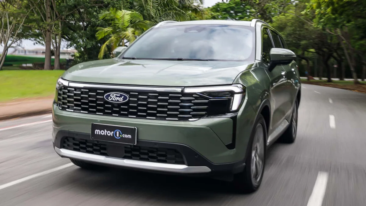 Ford Territory 2026 rodando em estrada.