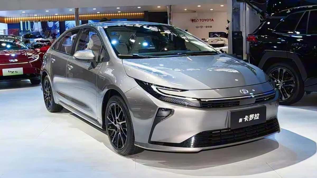 Toyota Corolla 2026 versão chinesa vista de frente.