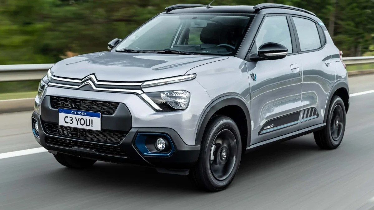 Citroën C3 2025 em movimento na estrada.