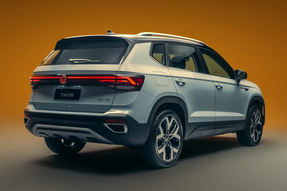 Traseira do Volkswagen Taos 2026 com luzes LED