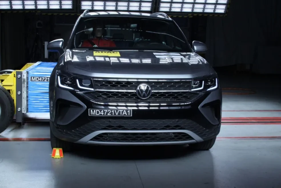 Volkswagen Taos 2026 em teste de segurança