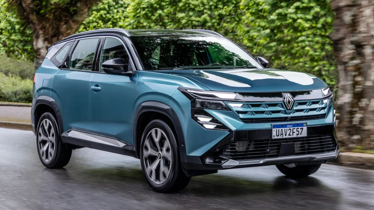 Renault Boreal em exibição em ambiente externo.