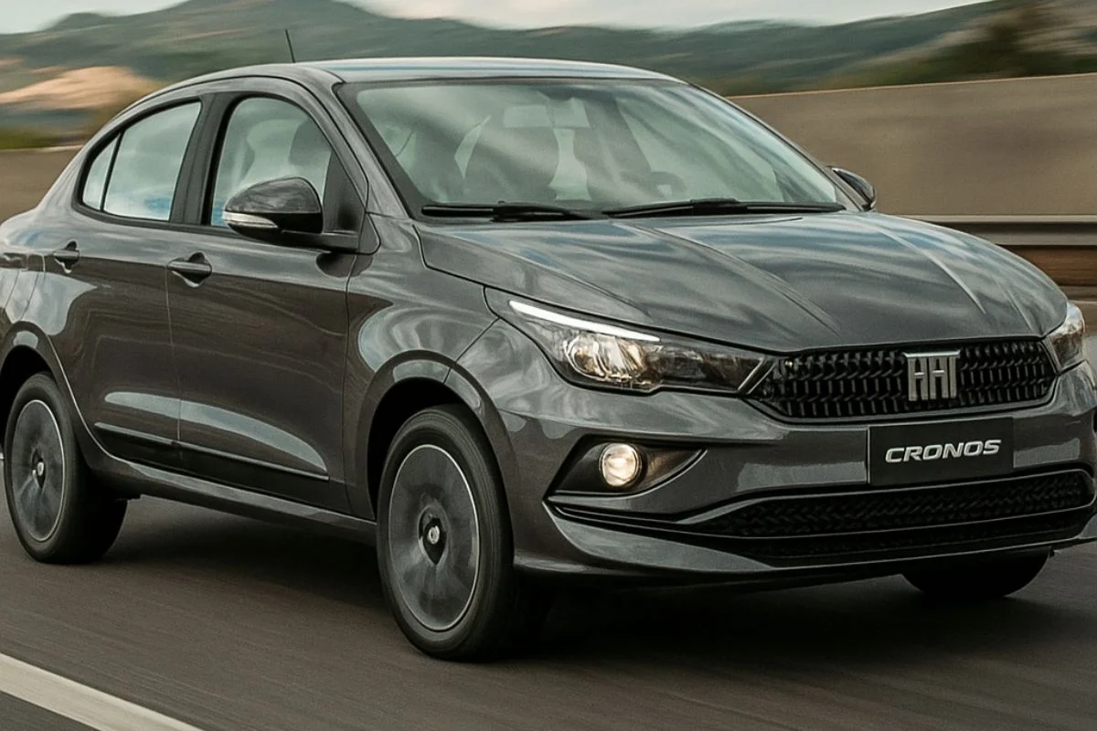 Fiat Cronos 2026 em destaque na estrada.