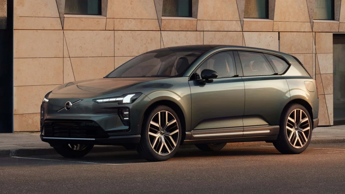 Imagem do Volvo EX60 em ambiente urbano