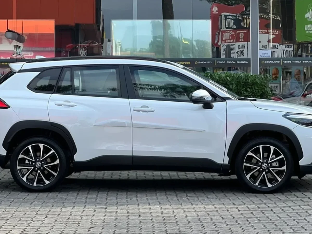 Toyota Corolla Cross 2.0 VVT-iE Flex XRE em &aacute;rea externa