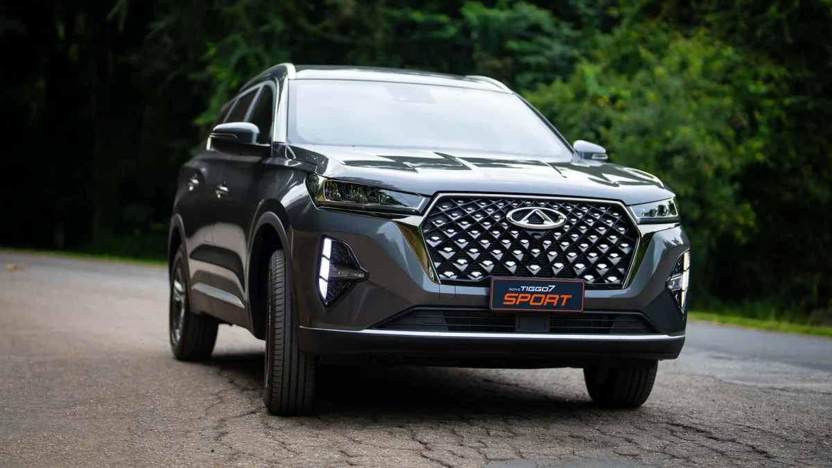 Vista frontal do Caoa Chery Tiggo 7 Sport 2025