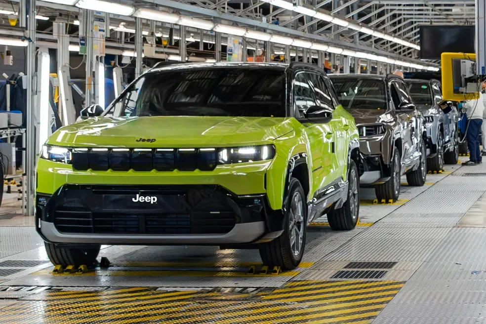 F&aacute;brica da Jeep produzindo novos modelos.