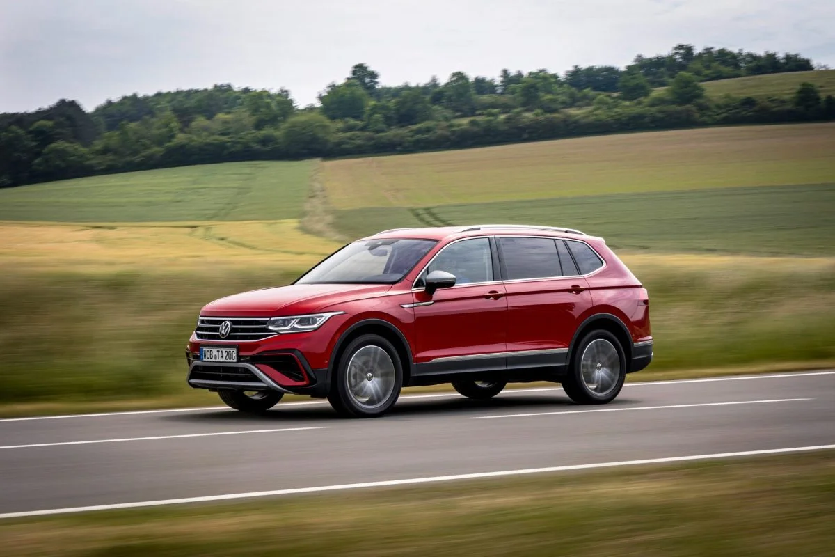 VW Tiguan Allspace 2022 em movimento