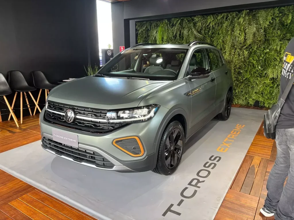 Volkswagen T-Cross Extreme 2026 exposto em salão.