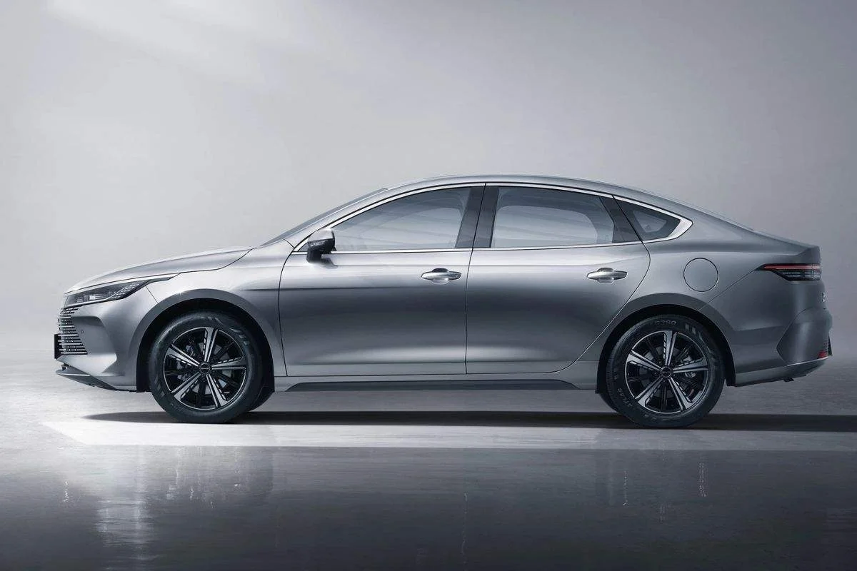 BYD King Lateral