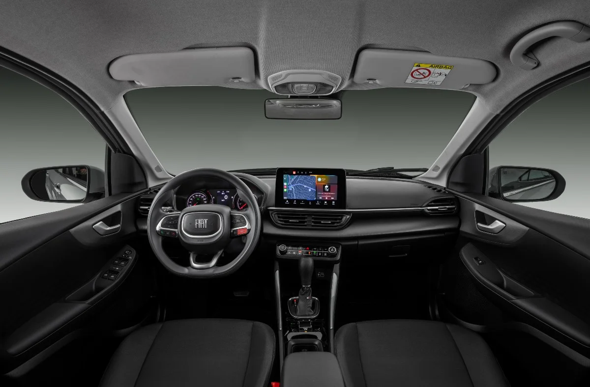 Fiat Fastback Turbo 200 AT 2023 em movimento