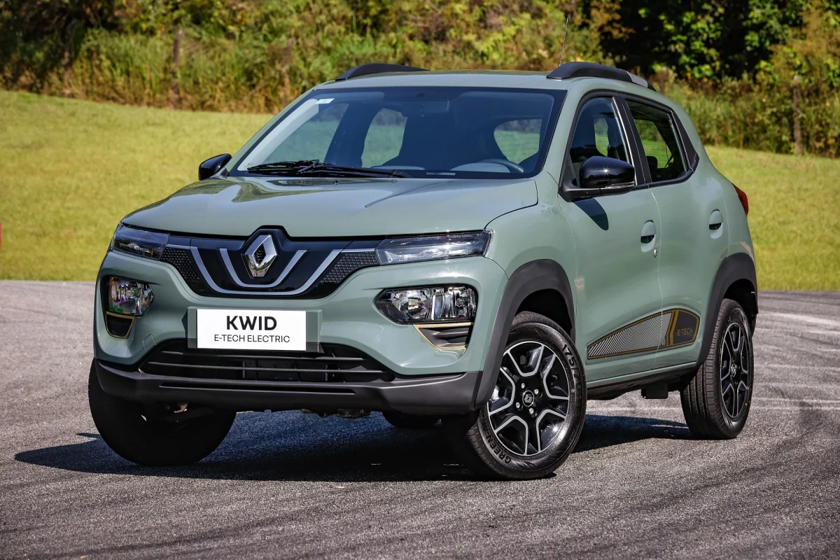 Renault Kwid E-Tech estacionado