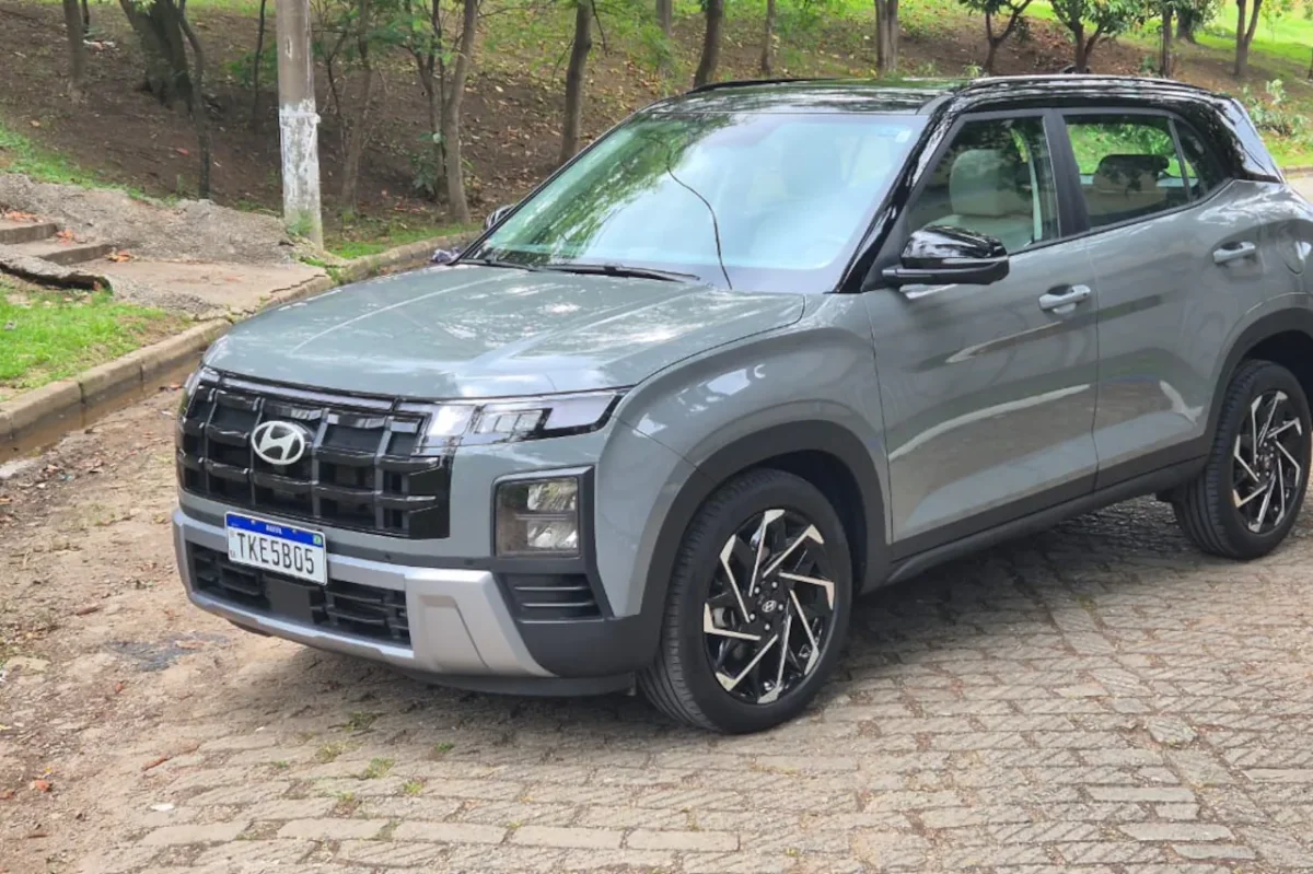 BYD Dolphin Mini de perfil