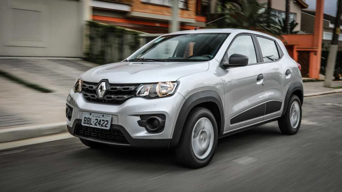 Renault Kwid Zen em cor prata em movimento