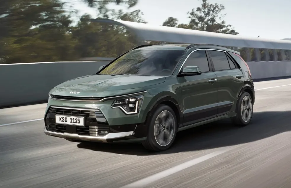 Kia Niro em uma estrada