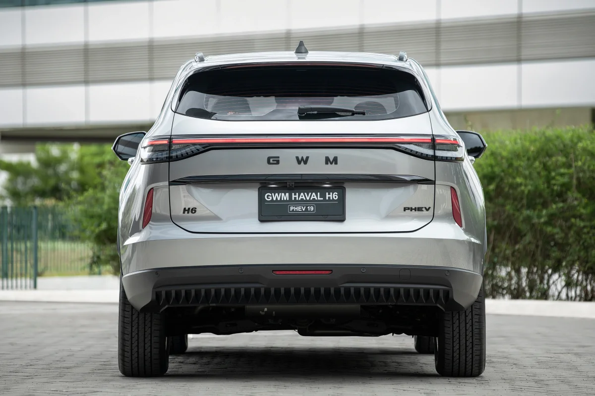 Visual traseiro do PHEV