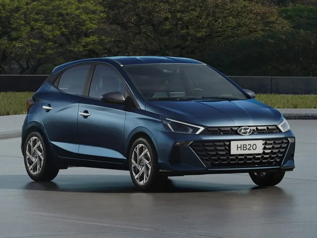 Hyundai HB20 Comfort na cor preta.