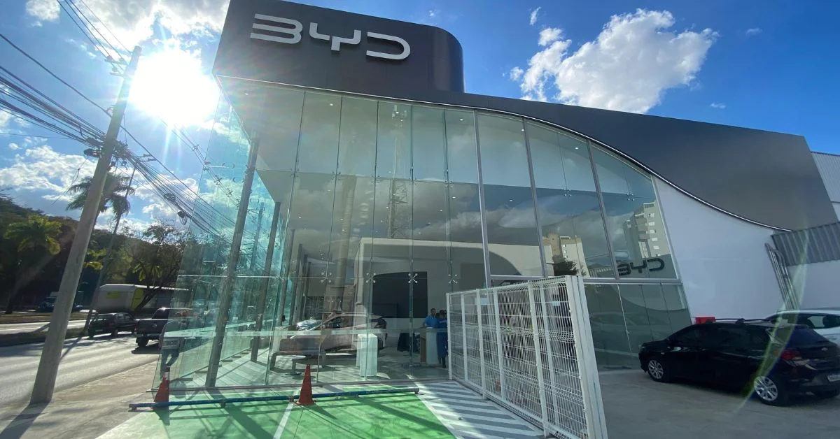 Fachada da loja BYD Vitória Motors BH