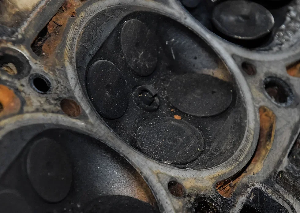 Motor de carro em oficina