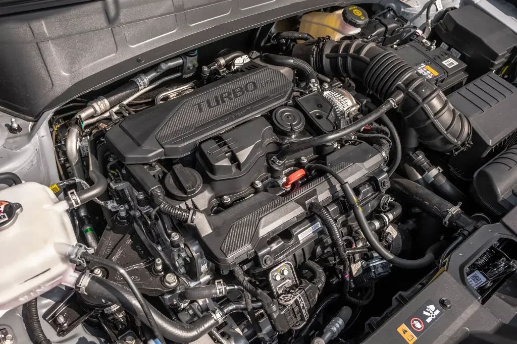Detalhe do motor turbo do Hyundai Creta 2025.