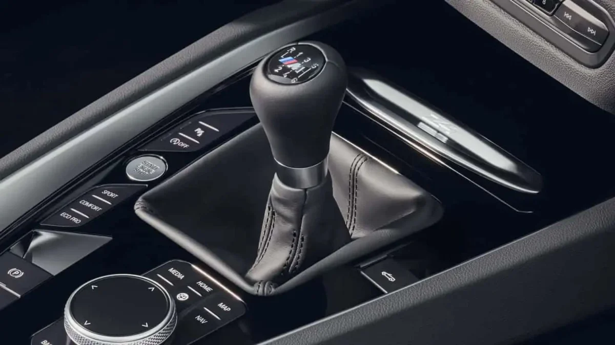 Detalhe do c&acirc;mbio manual do BMW Z4 2025