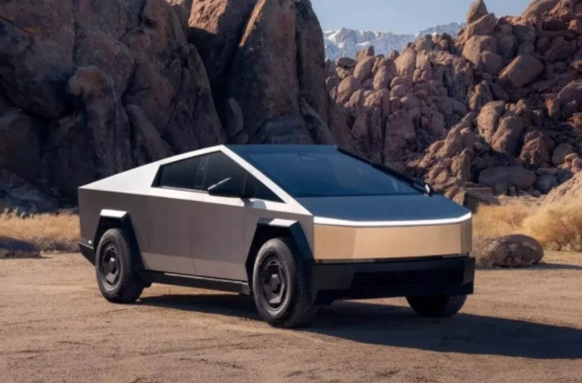Tesla Cybertruck em paisagem des&eacute;rtica