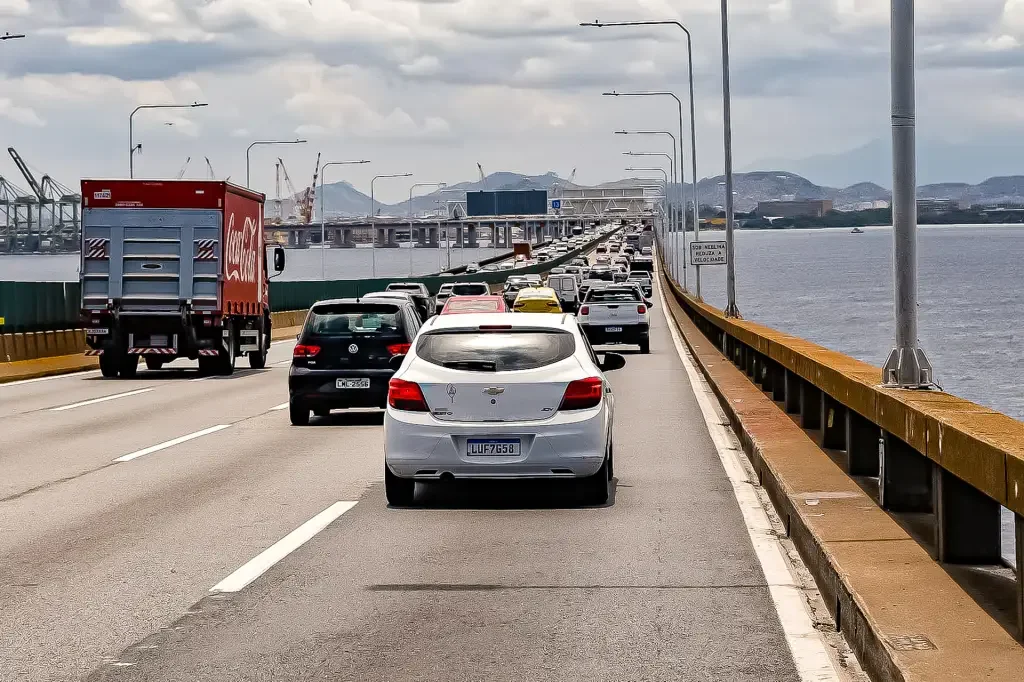 Trânsito na Ponte Rio-Niterói